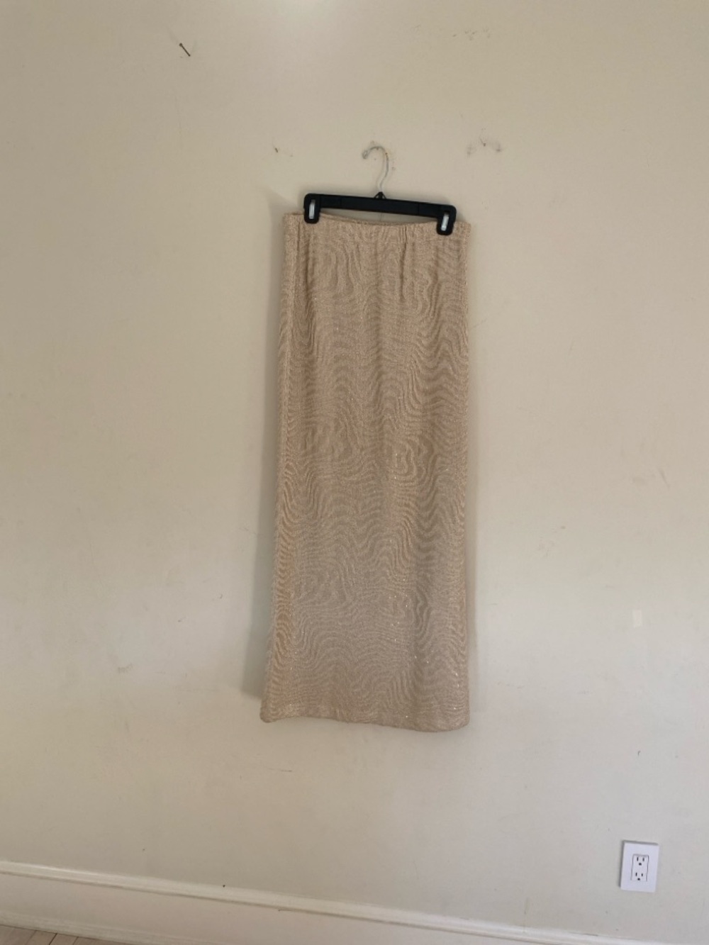 St. John Evening Metallic Knit Top Skirt Set in Champagne with Metallic Glint - Picture 13 of 15